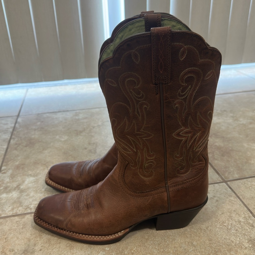 Ariat Women’s Legend Western Boots – Russet Rebel, Size 7.5